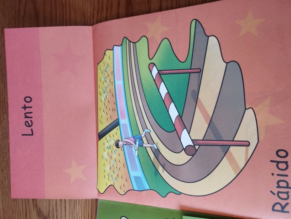 3 livros didáticos da Majora em bom estado.
