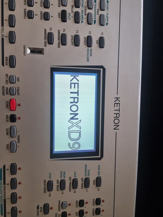 Teclado Ketron XD9
