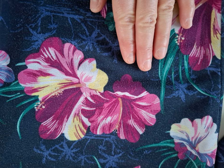 Spodnie dresowe w kwiaty L Coalition