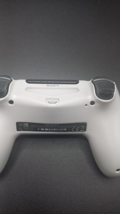 Comando PS4 Prateado