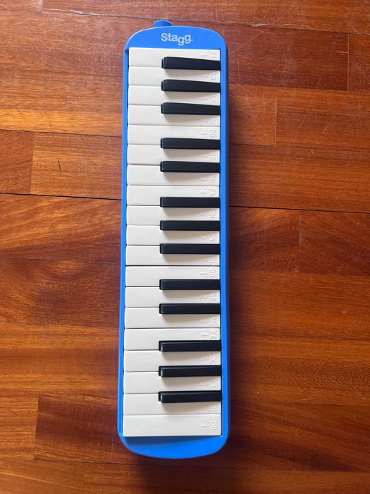 Melódica Stagg Melosta 32 RD