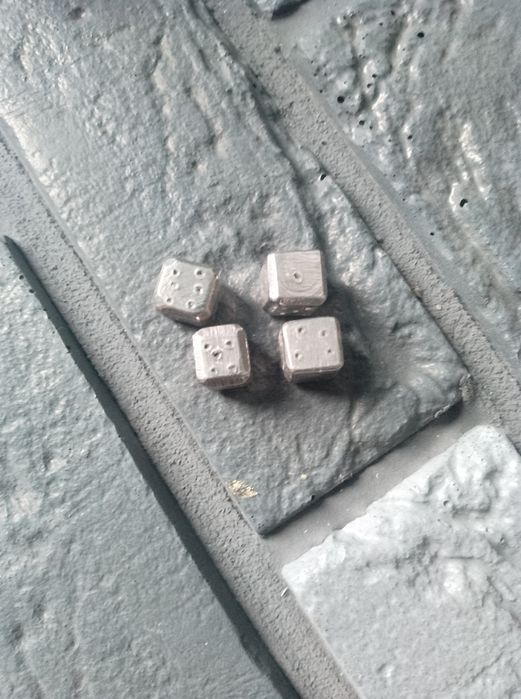 Саморобні гральні кубики