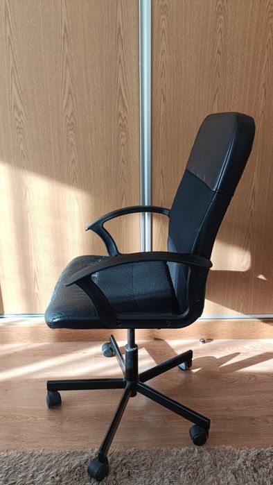 Cadeira de escritório - IKEA modelo Fingal