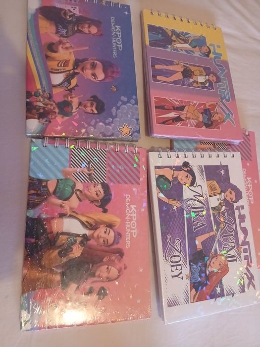 Livros de colorir K-pop Demon Hunters