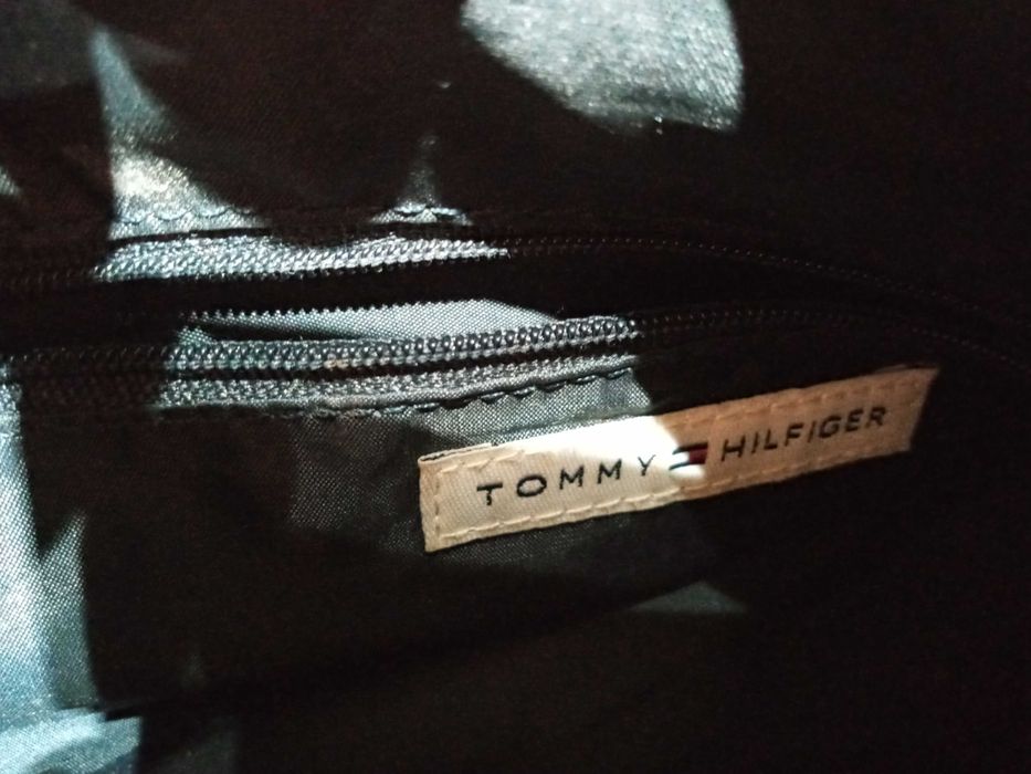 Mala TOMMY HILFINGER em bom estado