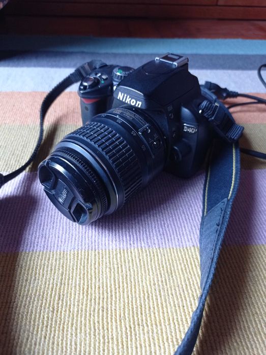Máquina fotográfica Nikon D40