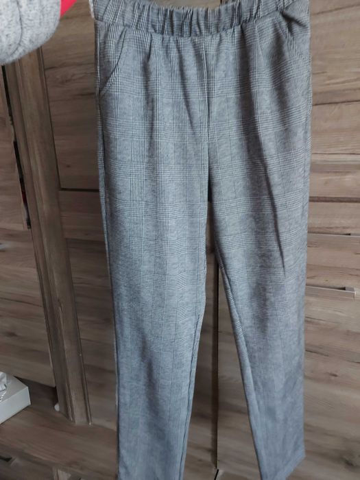 Reserved Spodnie dziewczęce w czarno-białą w kratę 164