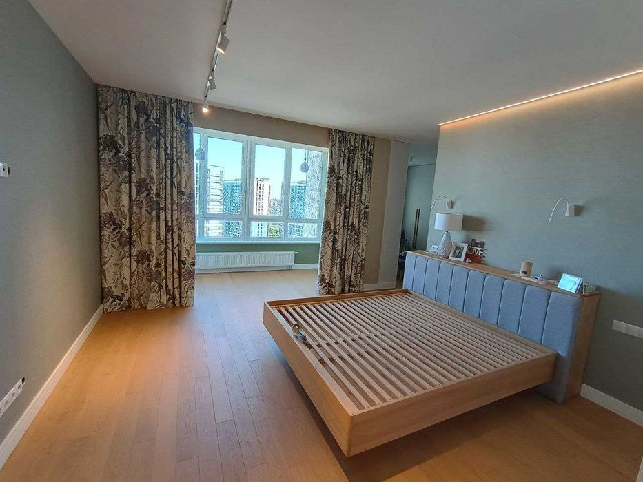 3 кімнатна Туманяна 15а Русанівка метро Лівобережна VIP ремонт 143мкв