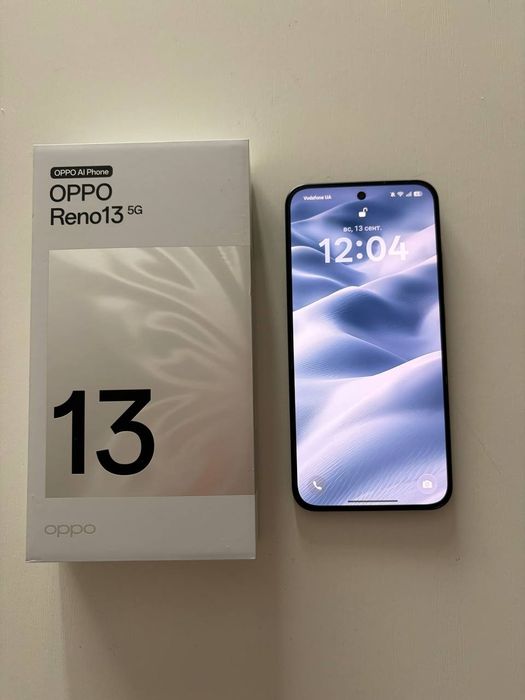Продаю смартфон Oppo Reno 13 5G 256GB темно-синій (ідеальний стан)