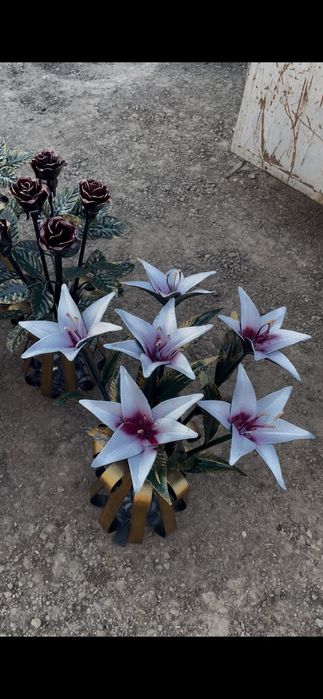 Ковані квіти на могилу