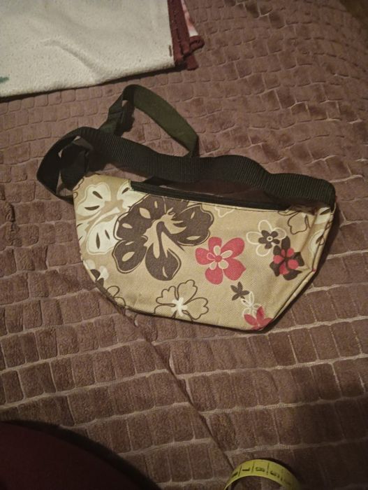 Nerka w kwiatki regulowana