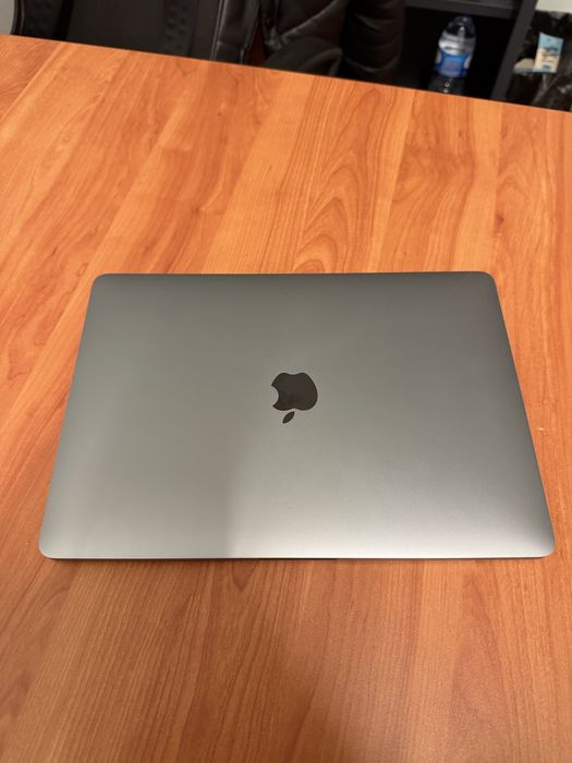 MacBook Pro 13” (2022) – Apple M2 – 8GB RAM – 256GB SSD