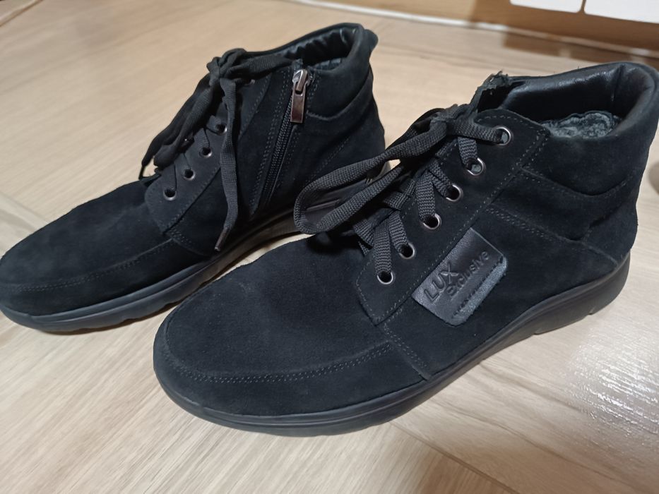 Зимові замшеві черевики(ботинки)Стан ідеальний