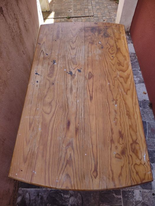 Mesa de madeira maciça