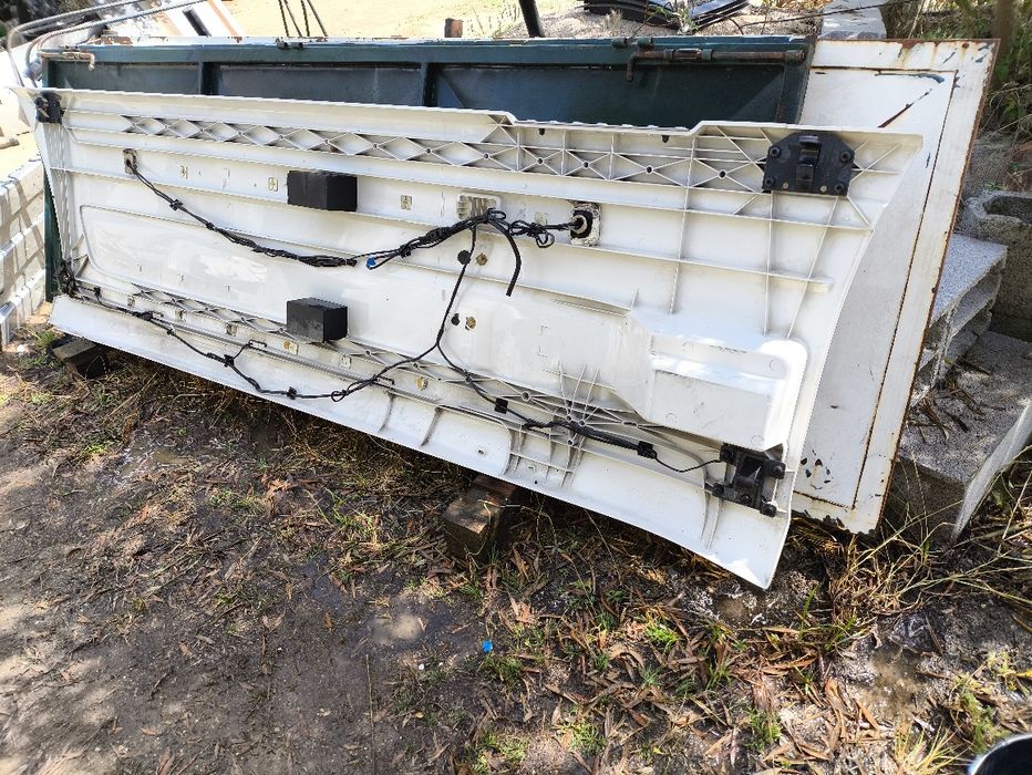 Saia lateral esquerda Scania R450 com patim Scania 2017