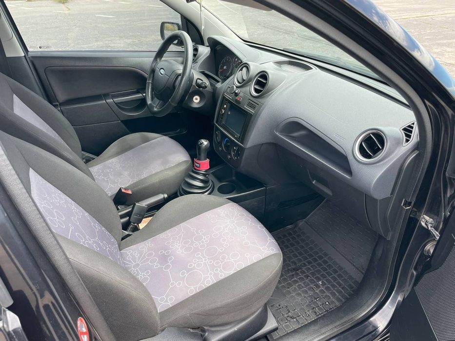 Продам Ford Fiesta 1,4 бензин 2007р.
