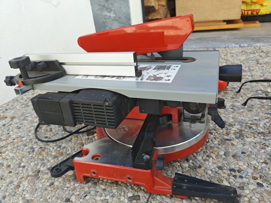 Serra Einhell TH-MS 2112T - meia esquadria com mesa superior