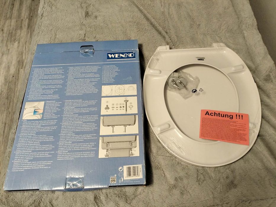 Nowa zapakowana deska toaletowa