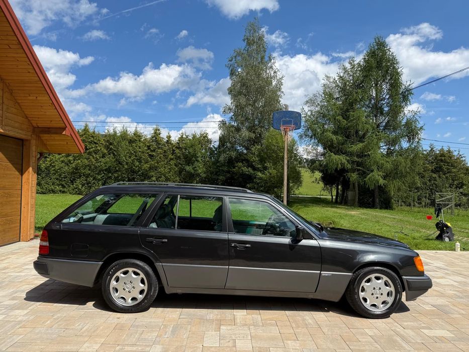 Mercedes-Benz W124