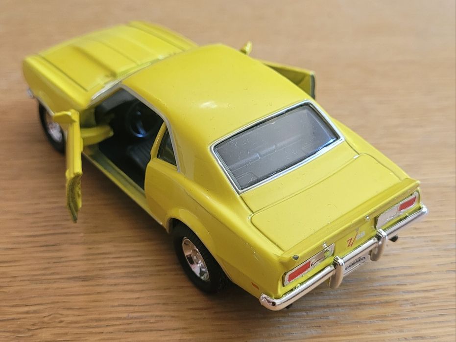 Model Chevrolet Camaro 1:36 12cm