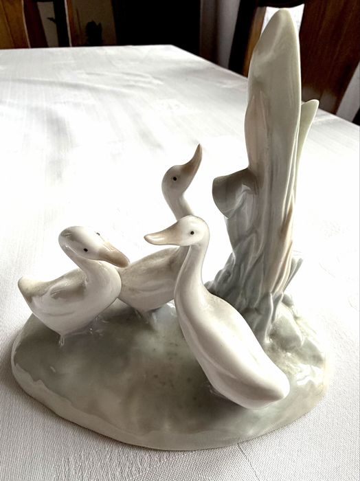 Figurka Gęsi w trzcinoe Nao