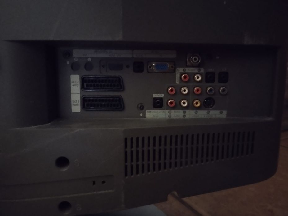 TV e Monitor Samsung 26'' SCART sem comando