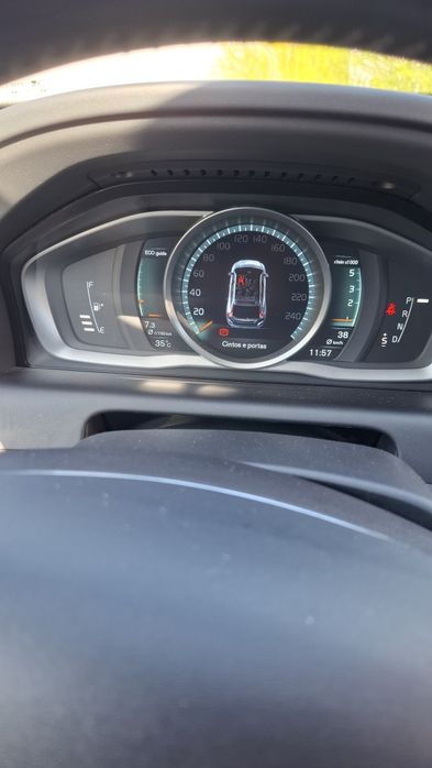 VOLVO  XC 60  D4