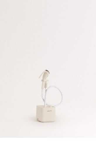 Ferro de engomar a vapor vertical