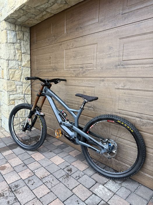 Yt tues 2018r. carbon
