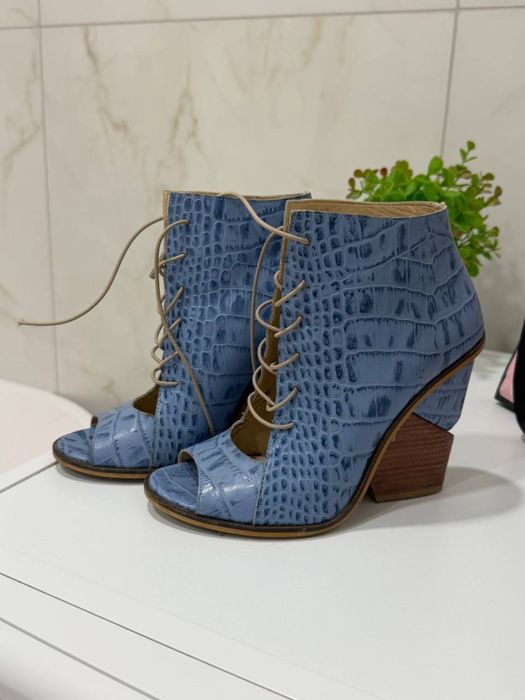 Черевички жіночі