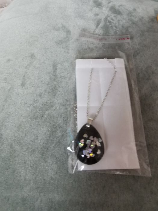 Brincos - 5€ cada fios - 10€ cada portachaves - 8€cada, tudo em resina