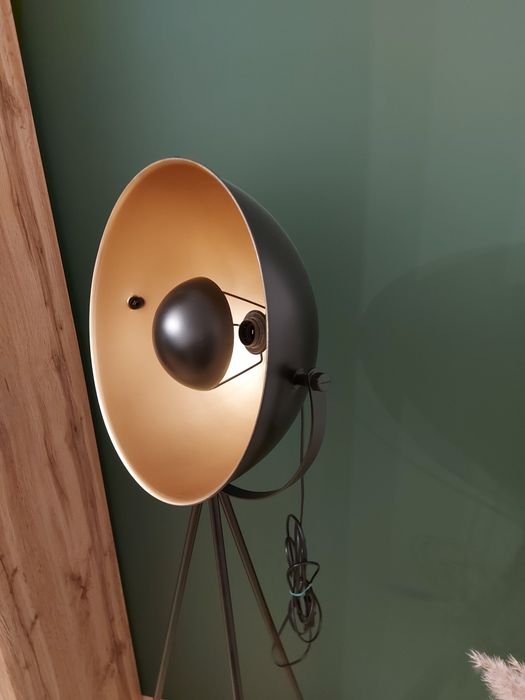 Lampa stojąca czarno złota