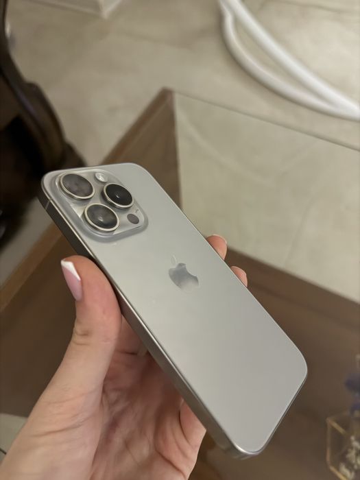 Продам IPHONE 15 pro 256gb