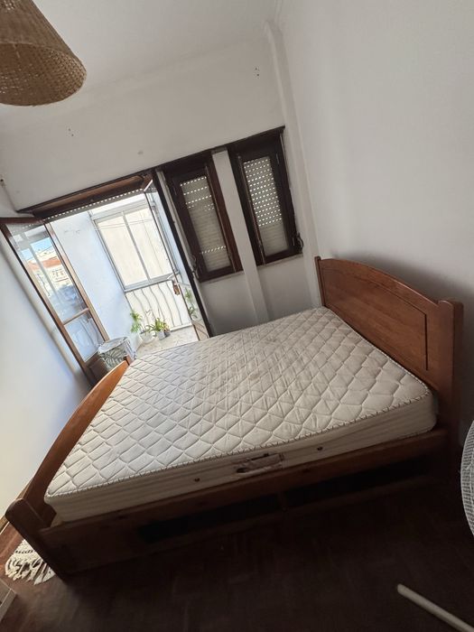 Cama de Casal com colchão 1,95/1,40