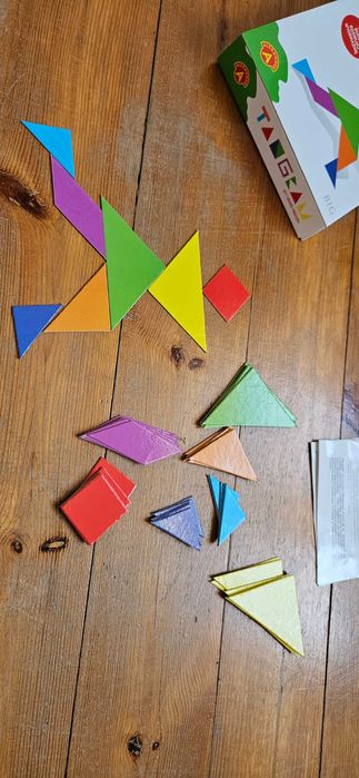 Gra planszowa i zabawka edukacyjna Tangram