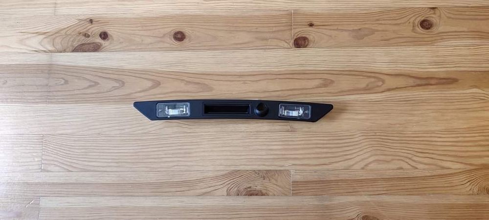 Планка кнопка багажника Підсвітка номера Audi Q7,A6C6,A4B8,A4B7,A4B6,A3 BMW X5E53 X3E83 Кашкай Nissan Qashqai Passat B6 Jett5 Touran планка багажника