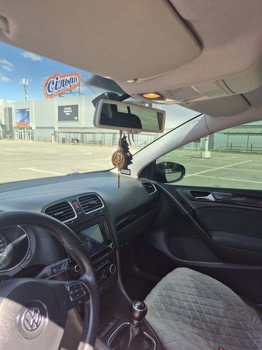 Volkswagen Golf 6  2011 года