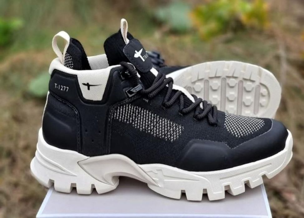 Трекінгові кросівки бренду Tamaris travel 41р