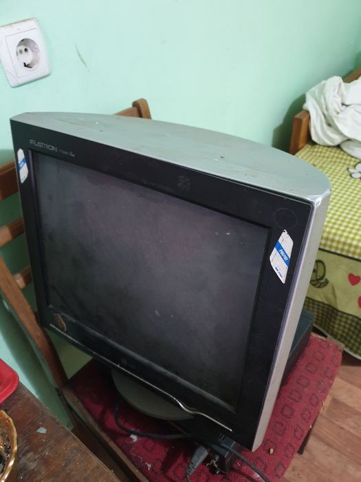 Монитор LG FLATRON.