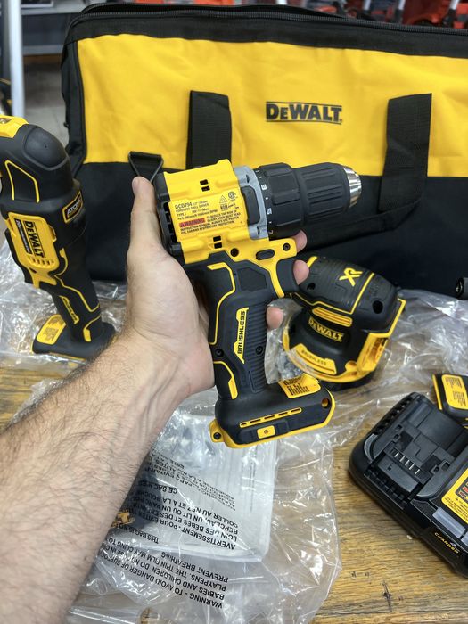 Аккумуляторная дрель-шуруповерт DEWALT DCD794B новий