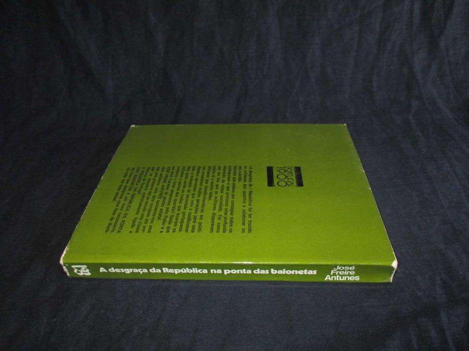 Livro A desgraça da República na ponta das baionetas