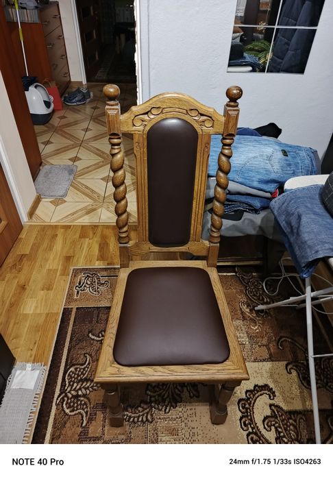 Krzesło dębowe rzeźbione