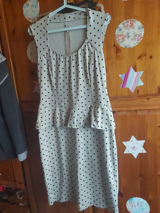 Sukienka damska z baskinką rozmiar M/L