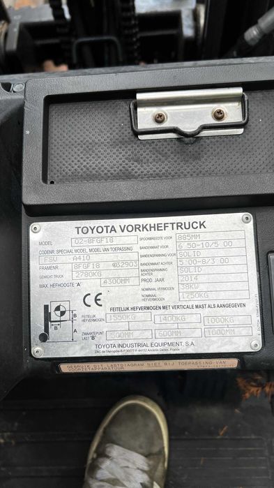 Wózek widłowy toyota