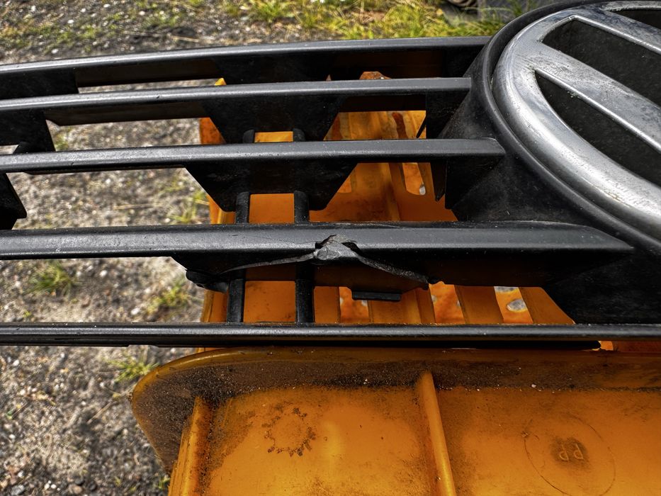 Grill /Atrapa VW Passat B5 ORI + GratiS