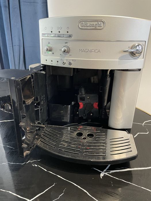 Ekspres ciśnieniowy DeLonghi Magnefica