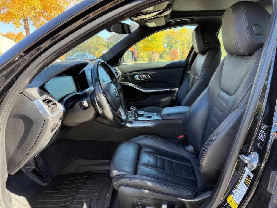 BMW 3 Series 330i xDrive      2019