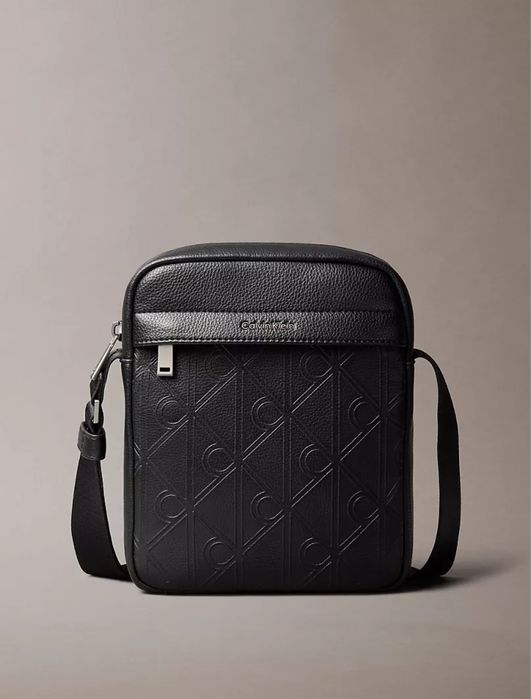 Чоловіча сумка Calvin Klein Debossed Emblem Logo Reporter Bag