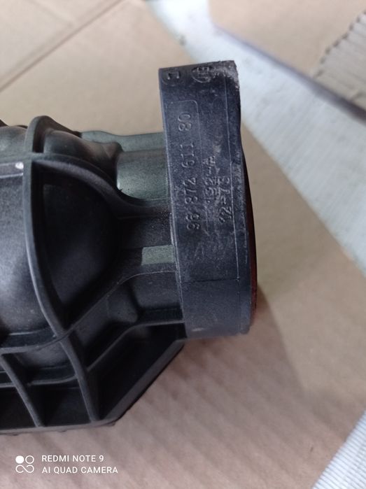 Патрубок воздуховода корпус воздушного фильтра расходомер воздуха Пежо