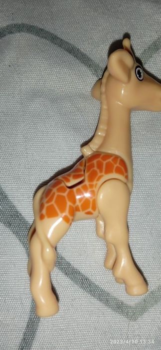 Zabawka Maskotka Figurka Żyrafka Kinder Surprise Jajko Niespodzianka